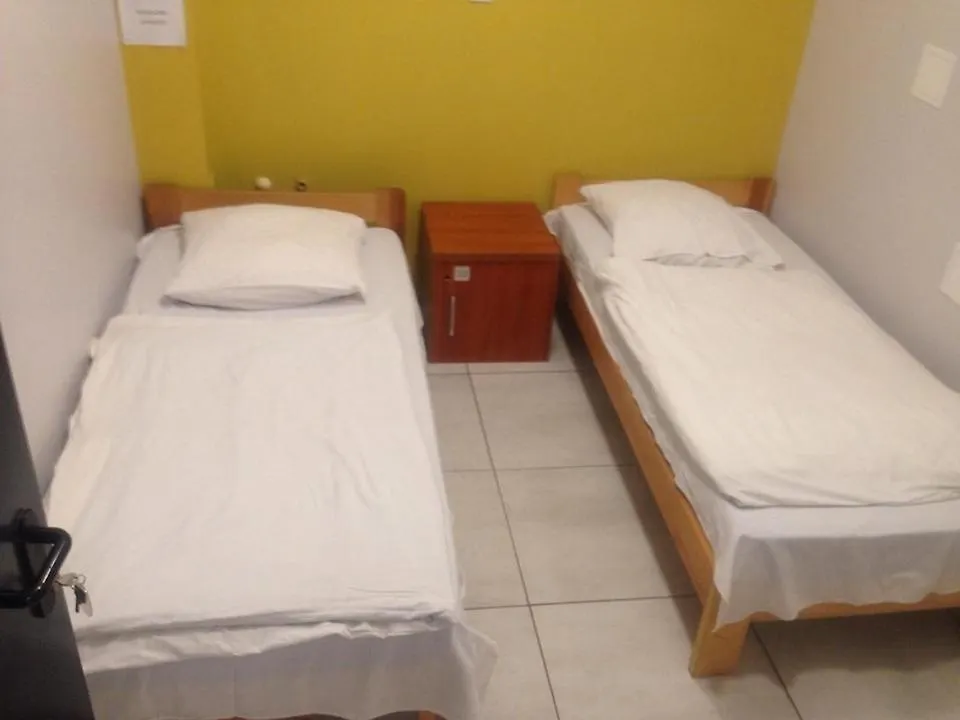 波兹南 唐纳门特旅舍旅舍 0*,  波兰